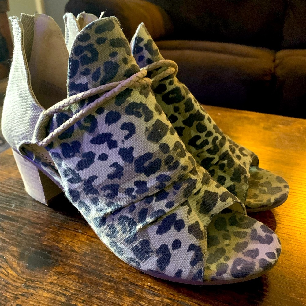 Peep toe booties